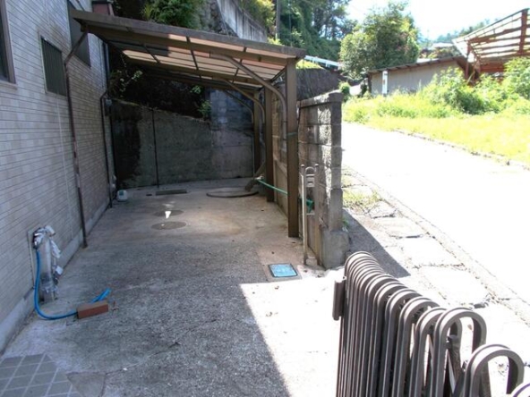 imgi_128_2022845988_640x480