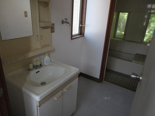imgi_138_2031389480_640x480